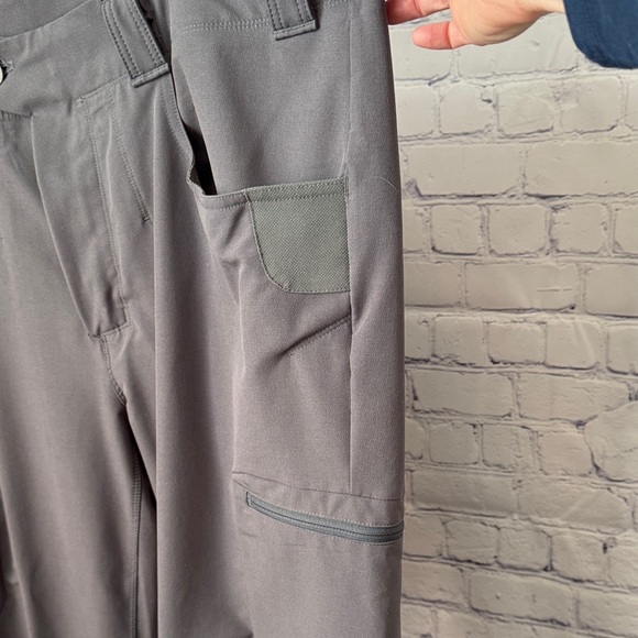 Men's Sitka Gray Traverse Pants 40R - Picture 3 of 14